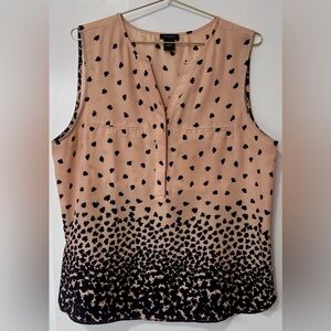 Ann Taylor| Cream & Black Sleeveless V-Neck Buttoned Blouse w/Clover Print Sz L
